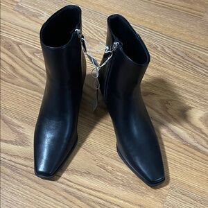 Elegant Black Ankle Boots